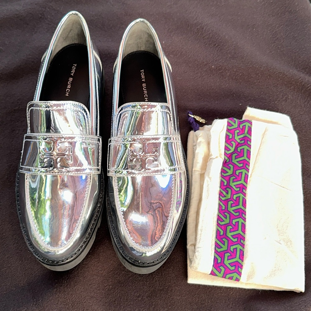 New Tory Burch Leather Shoes. Silver. Size 7.